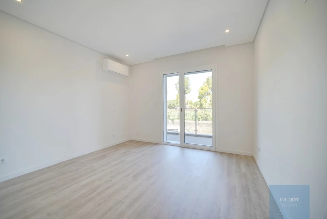 Apartamento T2 para Venda em Carcavelos e Parede Foto 13