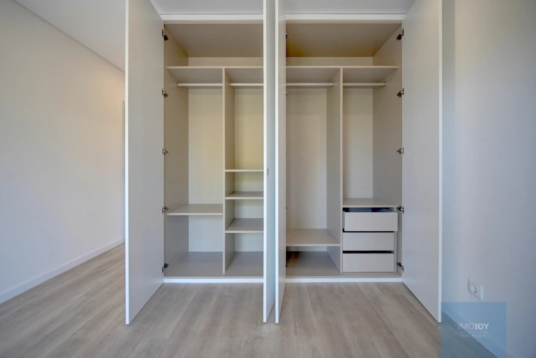 Apartamento T2 para Venda em Carcavelos e Parede Foto 16