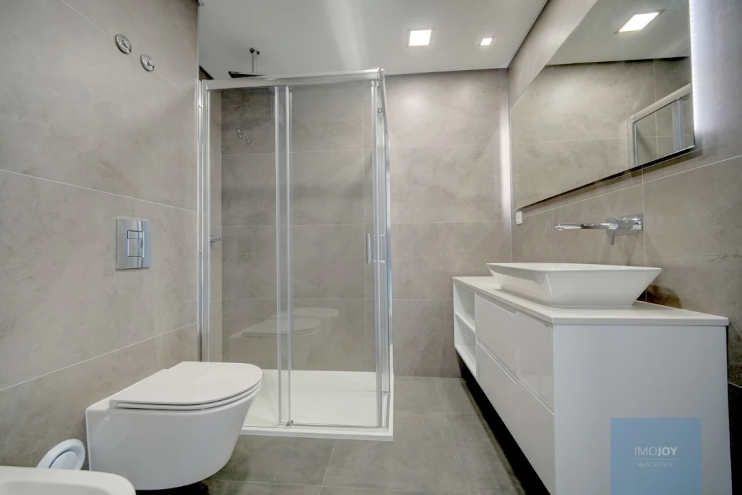 Apartamento T2 para Venda em Carcavelos e Parede Foto 17