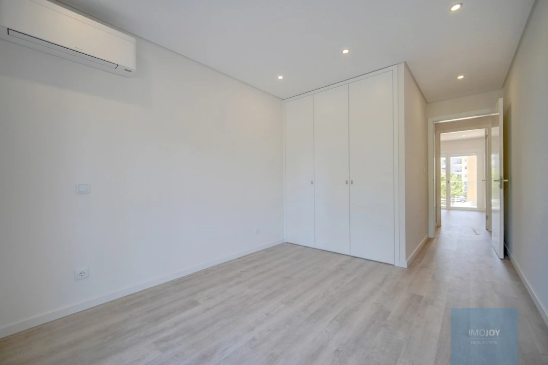 Apartamento T2 para Venda em Carcavelos e Parede Foto 20