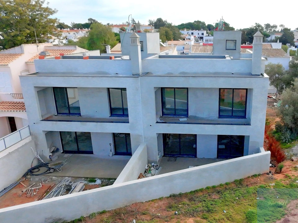 Moradia T3 para Venda em Alvor Foto 2