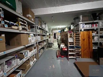 Armazém para Venda em Portimão