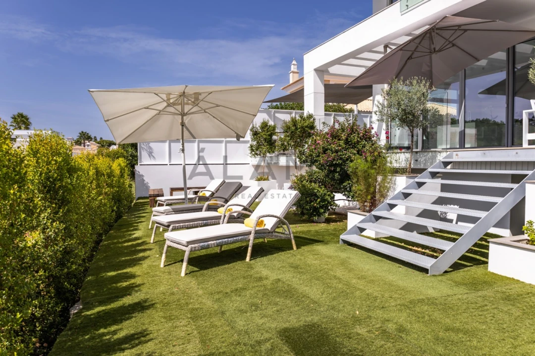 Moradia T3 para Venda em Almancil Foto 4