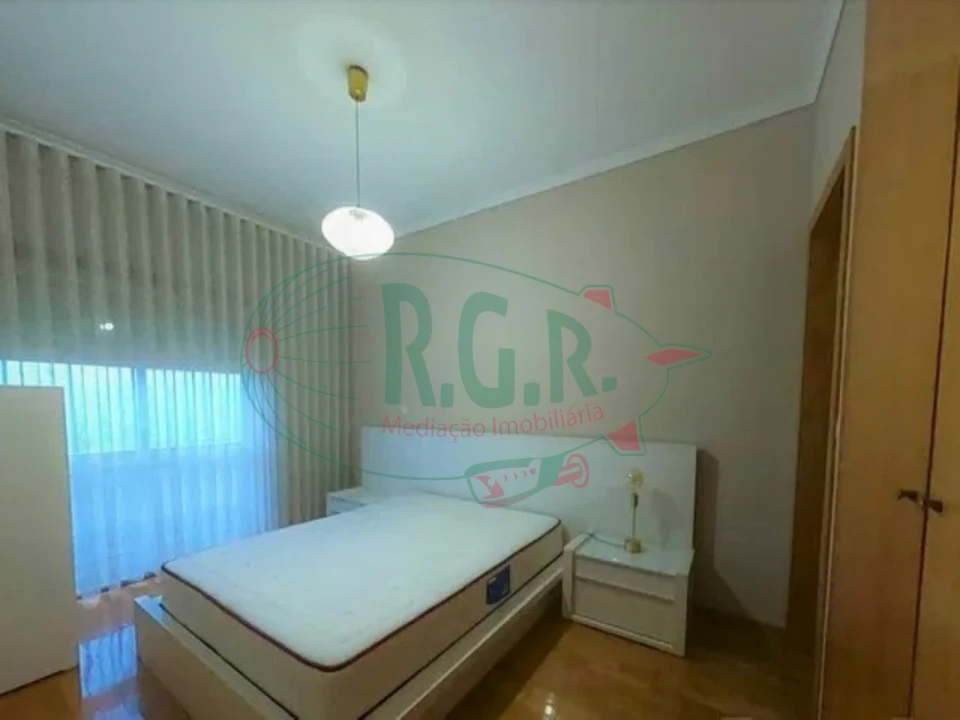 Apartamento T2 para Arrendamento em Fânzeres e São Pedro da Cova Foto 12