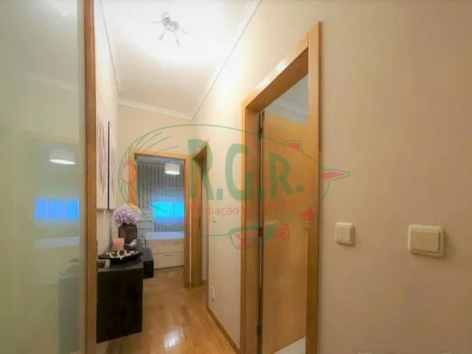 Apartamento T2 para Arrendamento em Fânzeres e São Pedro da Cova Foto 11