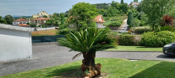 Moradia T3 para Venda em Oleiros