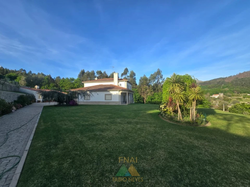 Moradia T4 para Venda em Vale Foto 3