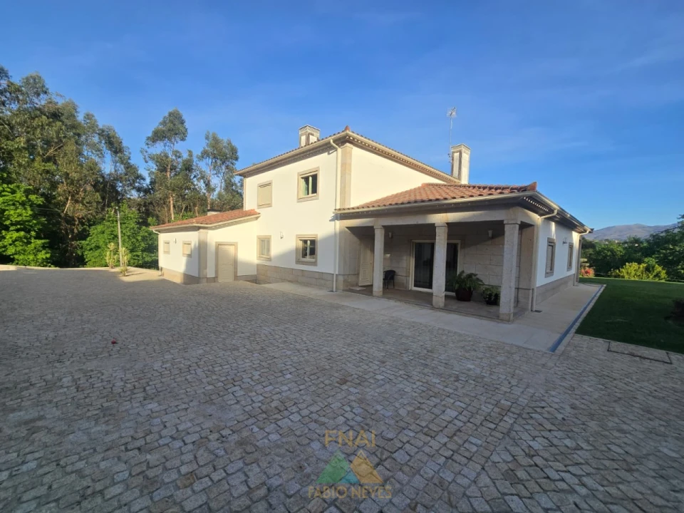 Moradia T4 para Venda em Vale Foto 7