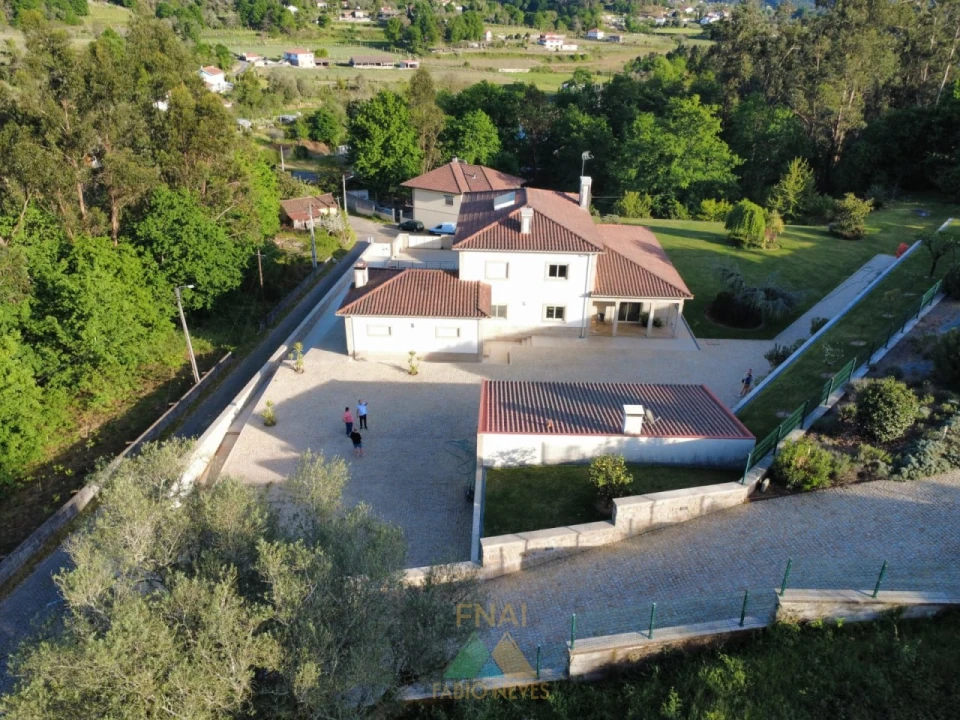 Moradia T4 para Venda em Vale Foto 12