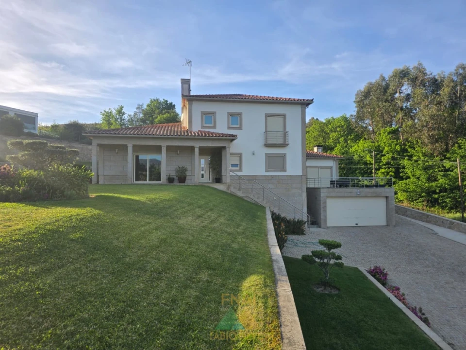 Moradia T4 para Venda em Vale Foto 1