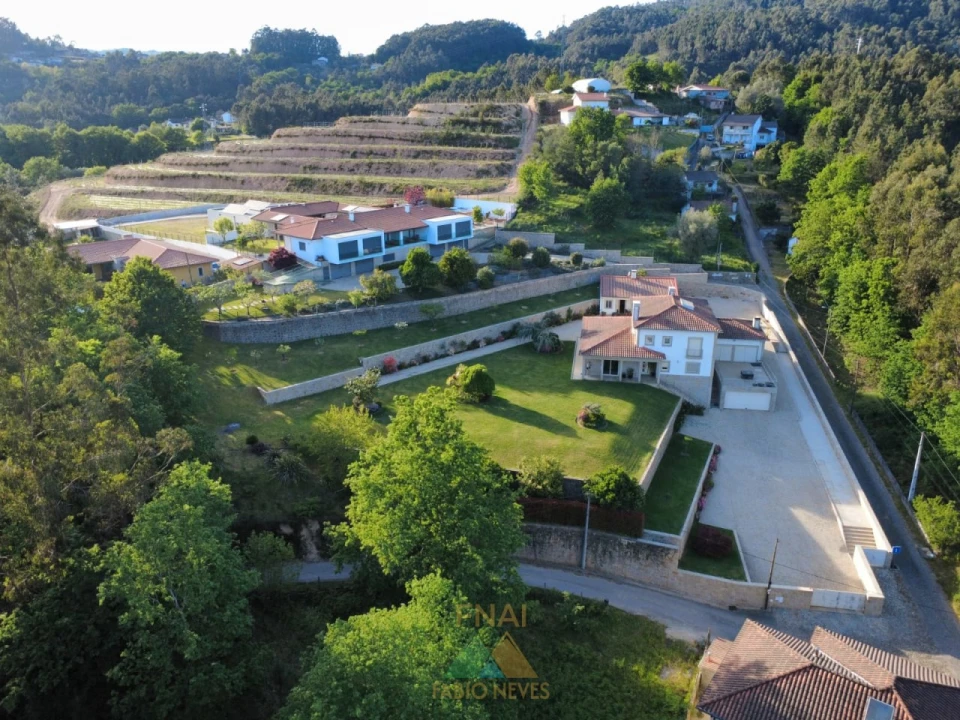 Moradia T4 para Venda em Vale Foto 24