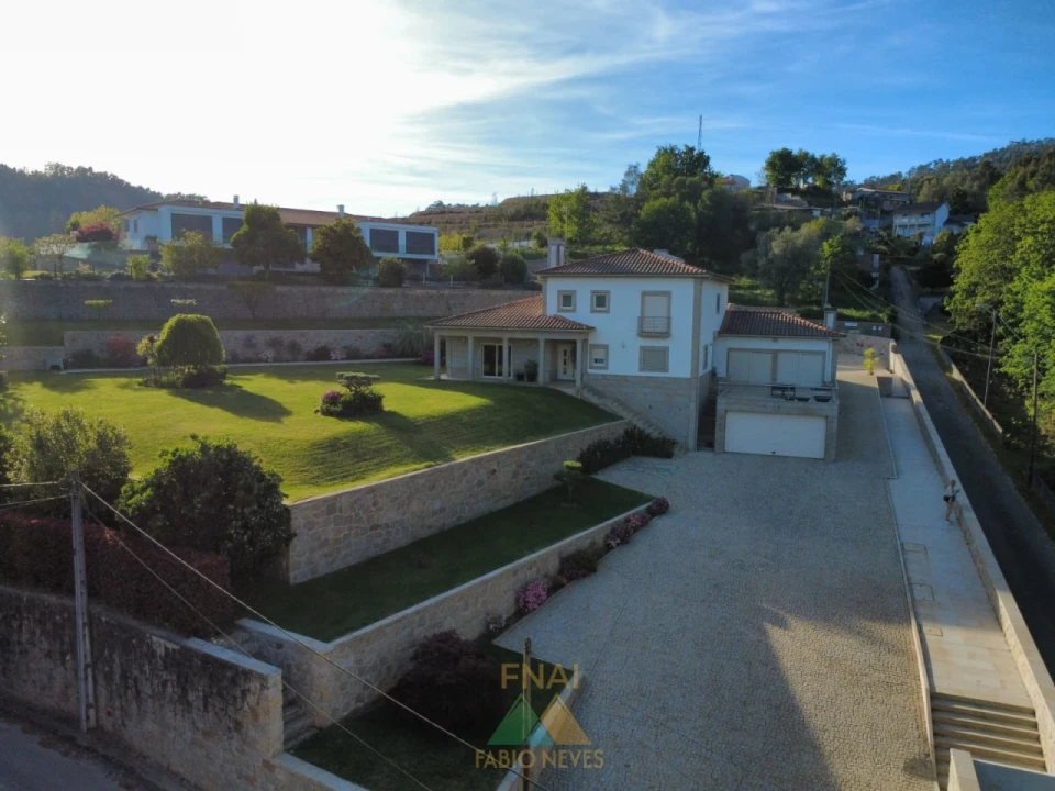 Moradia T4 para Venda em Vale Foto 34