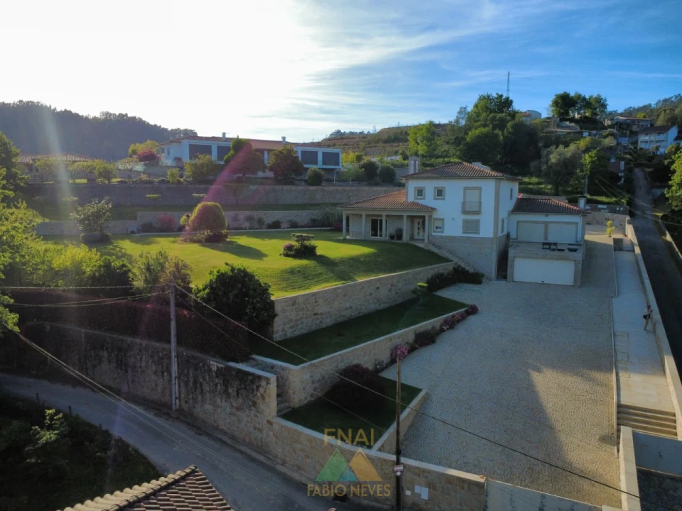 Moradia T4 para Venda em Vale Foto 22