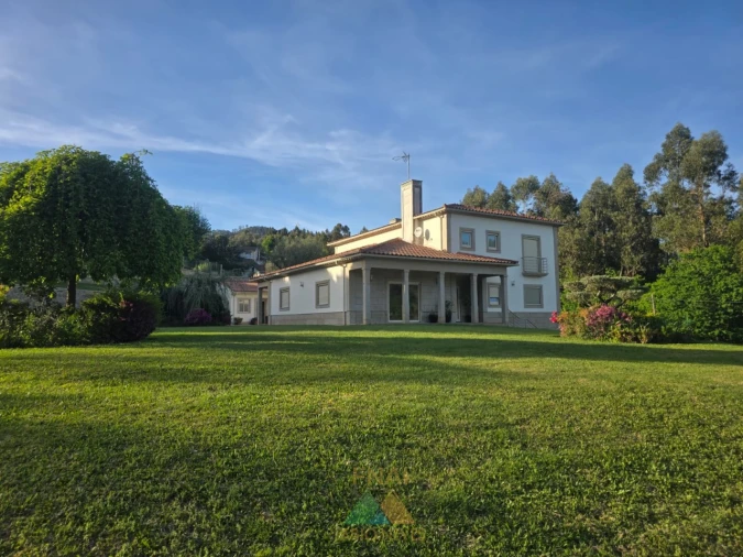 Moradia T4 para Venda em Vale Foto 5