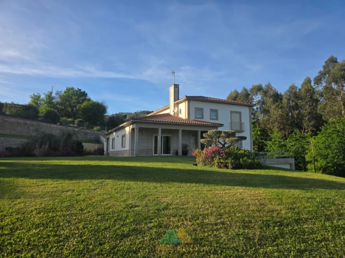 Moradia T4 para Venda em Vale Foto 18