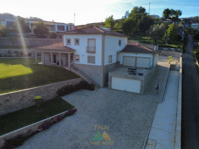 Moradia T4 para Venda em Vale Foto 33