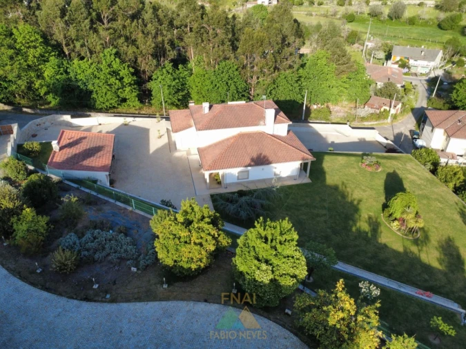 Moradia T4 para Venda em Vale Foto 23