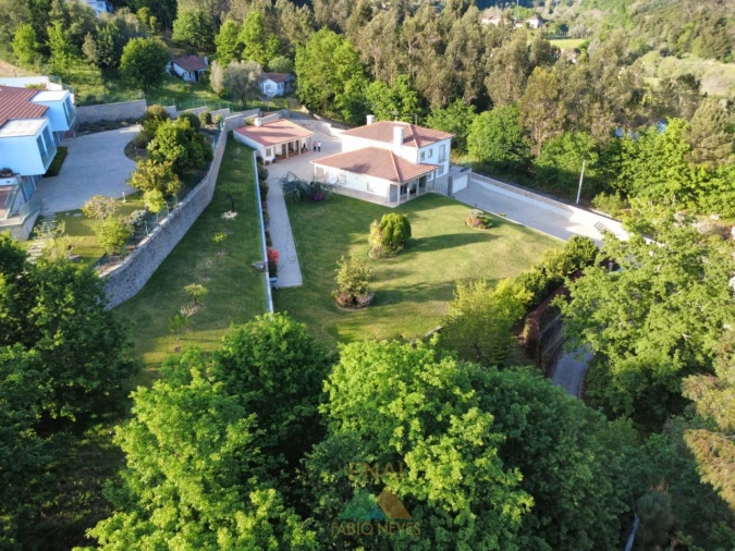 Moradia T4 para Venda em Vale Foto 27