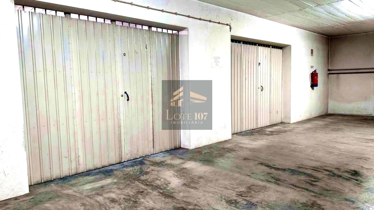 Garagem para Venda em Pinhal Novo Foto 2