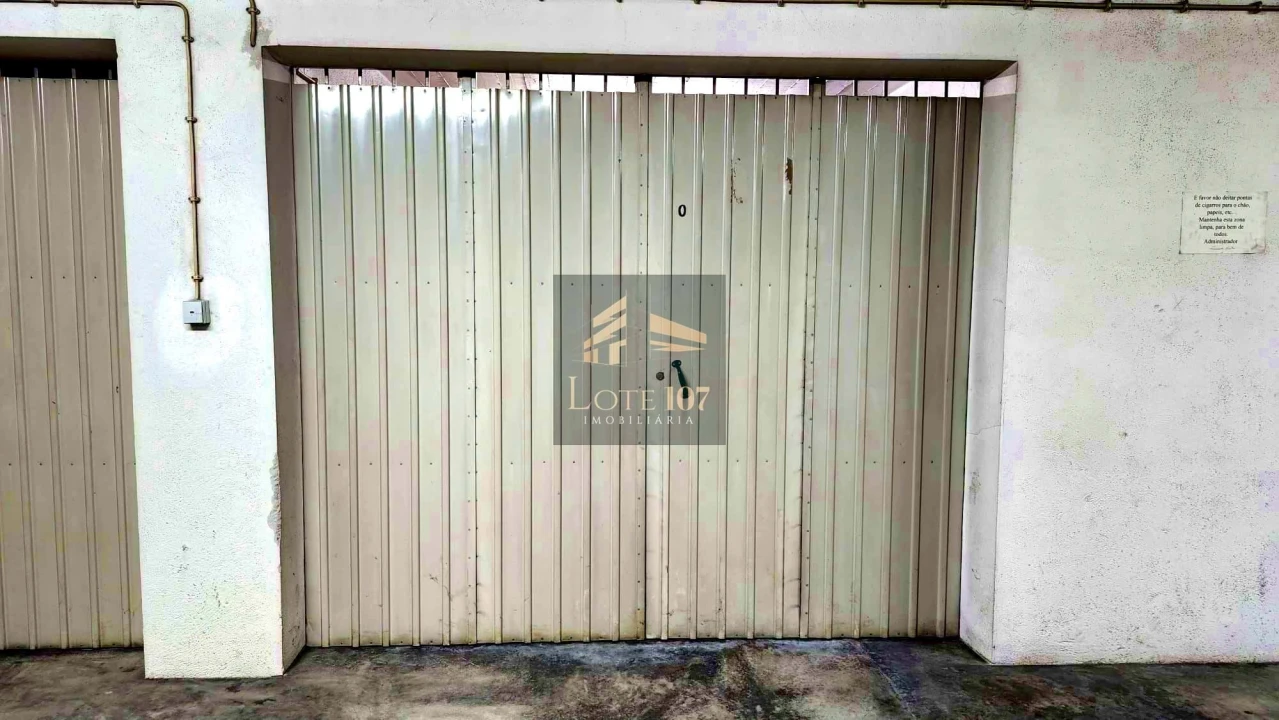 Garagem para Venda em Pinhal Novo Foto 1
