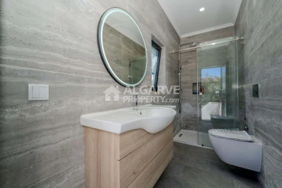 Moradia T5 para Venda em São Brás de Alportel