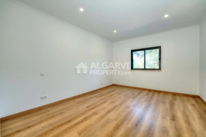 Moradia T5 para Venda em São Brás de Alportel