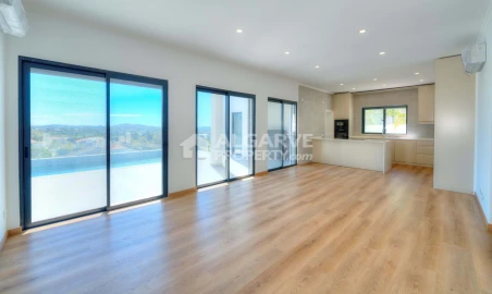 Moradia T5 para Venda em São Brás de Alportel