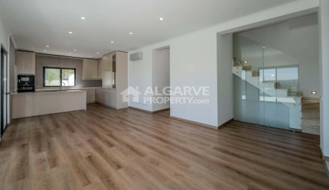 Moradia T5 para Venda em São Brás de Alportel