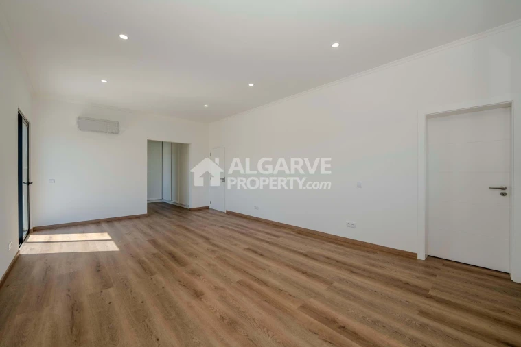 Moradia T5 para Venda em São Brás de Alportel Foto 4