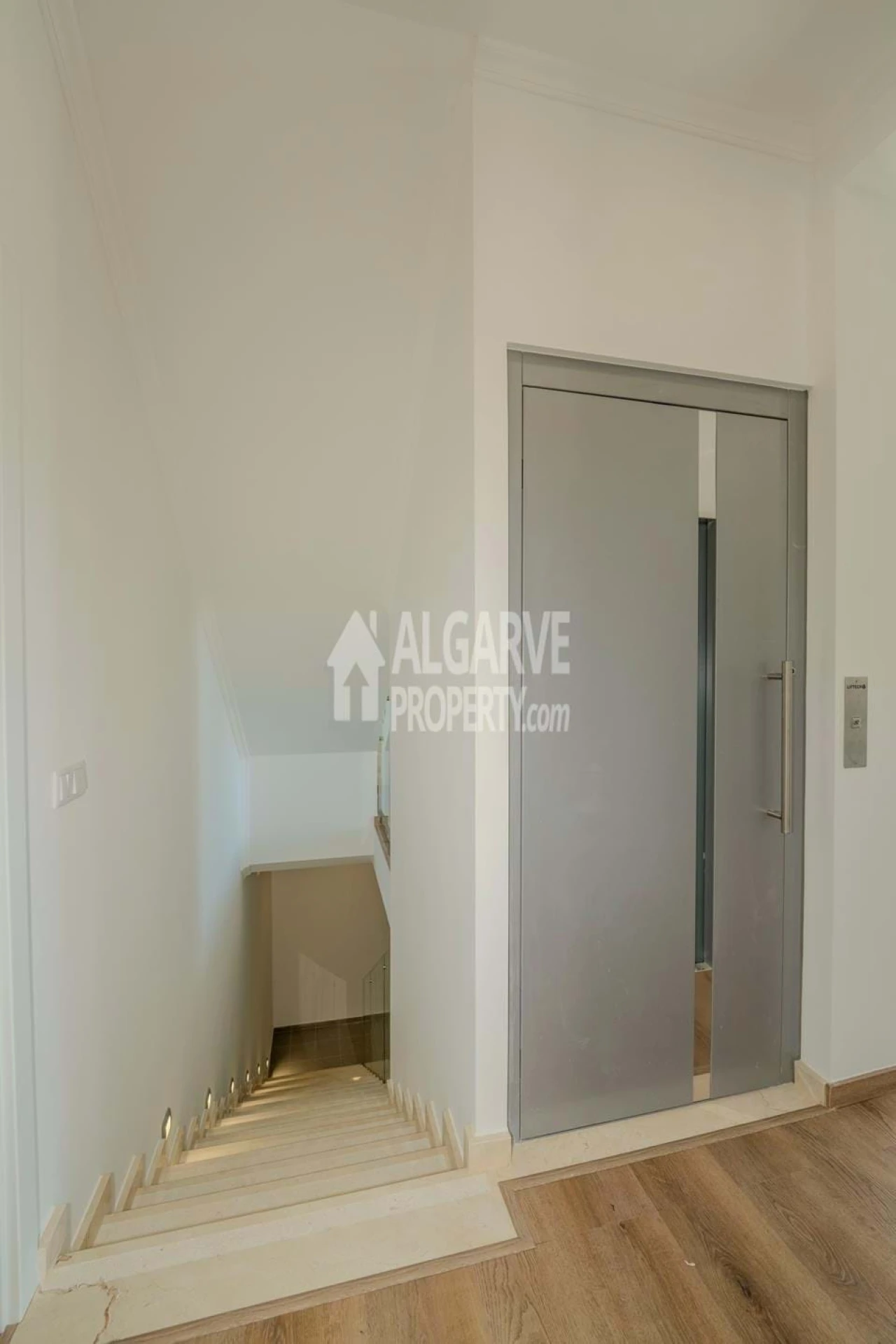 Moradia T5 para Venda em São Brás de Alportel Foto 16