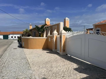 Moradia T4 para Venda em Caldas da Rainha - Santo Onofre e Serra do Bouro