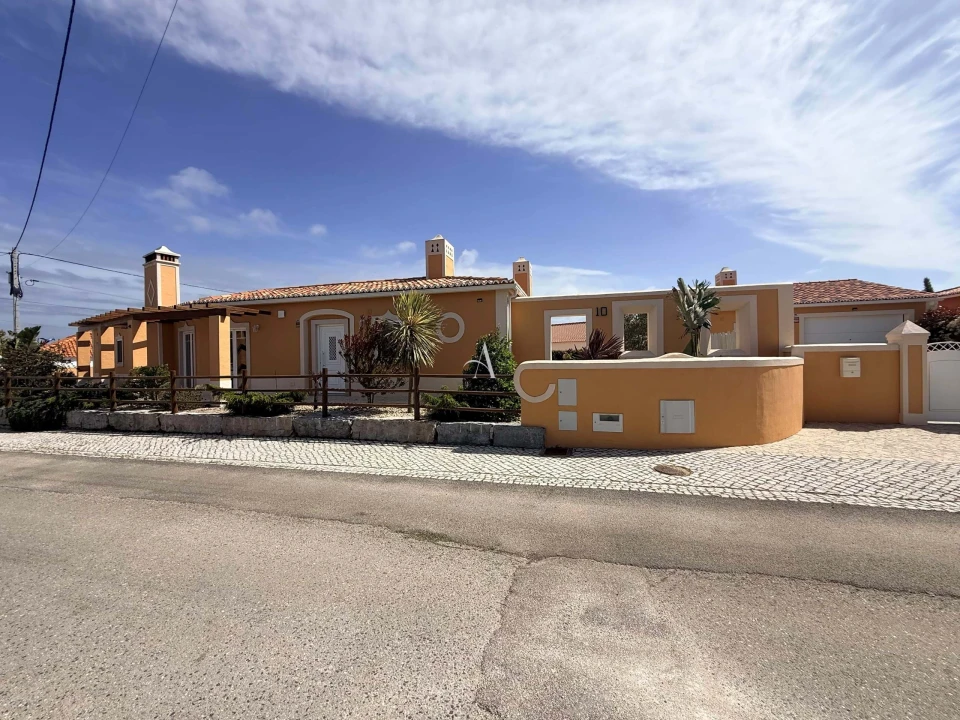 Moradia T4 para Venda em Caldas da Rainha - Santo Onofre e Serra do Bouro Foto 1