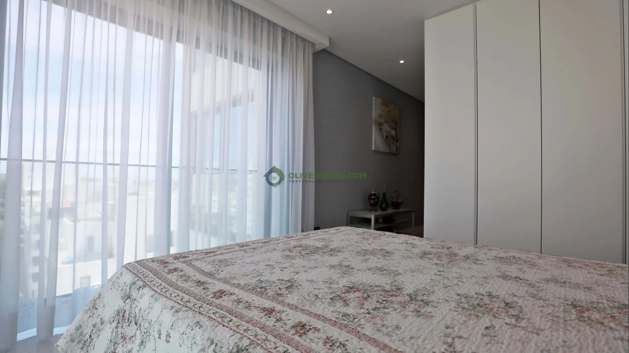 Apartamento T3 para Venda em Quarteira Foto 17
