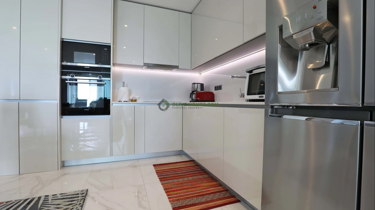Apartamento T3 para Venda em Quarteira Foto 4