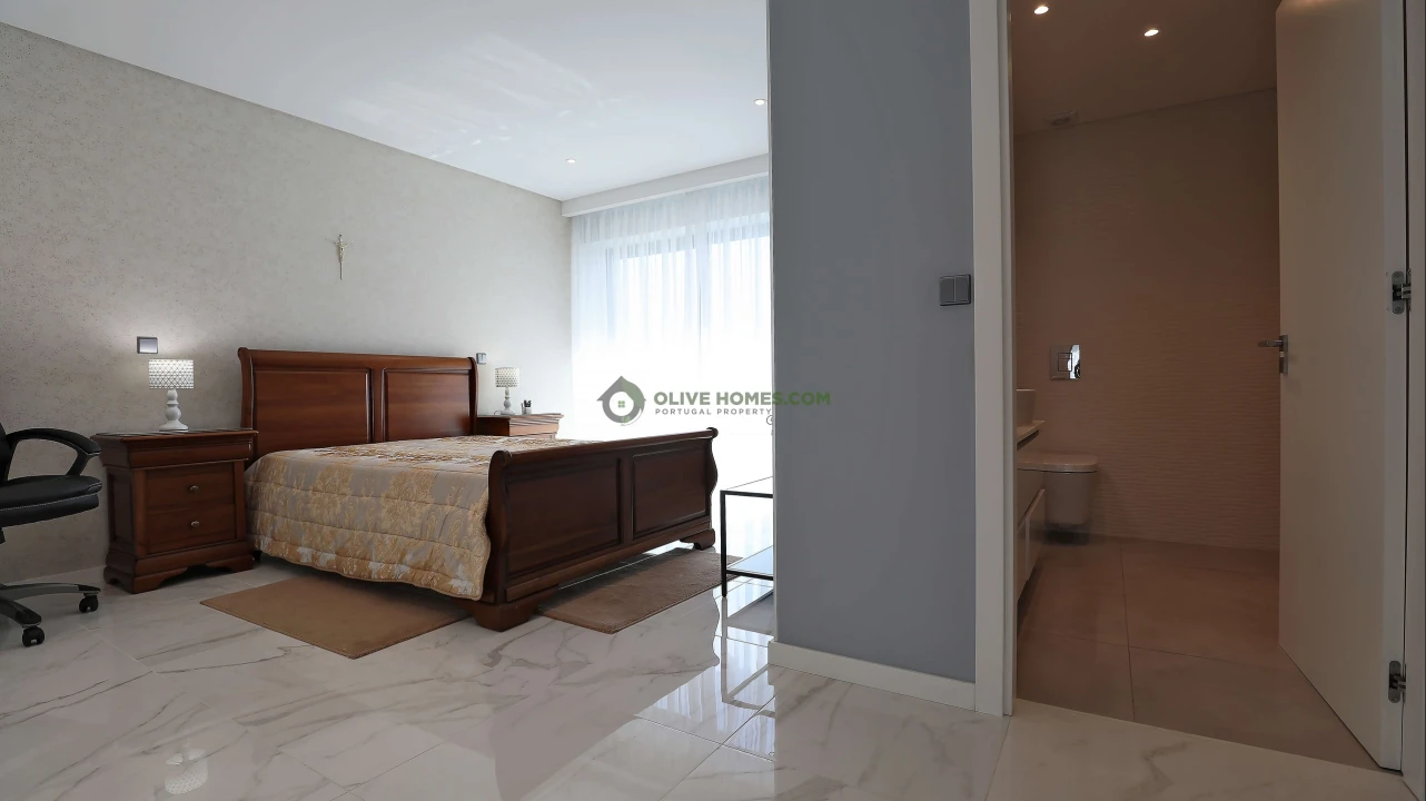 Apartamento T3 para Venda em Quarteira Foto 24