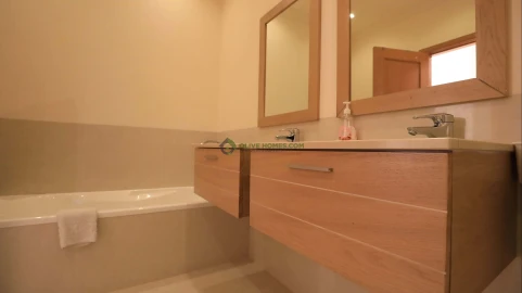 Moradia T4 para Venda em Quarteira