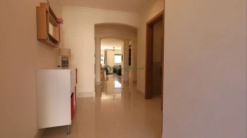 Moradia T4 para Venda em Quarteira
