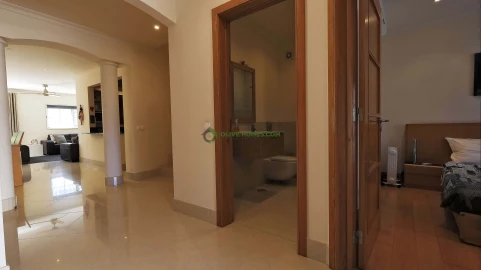 Moradia T4 para Venda em Quarteira