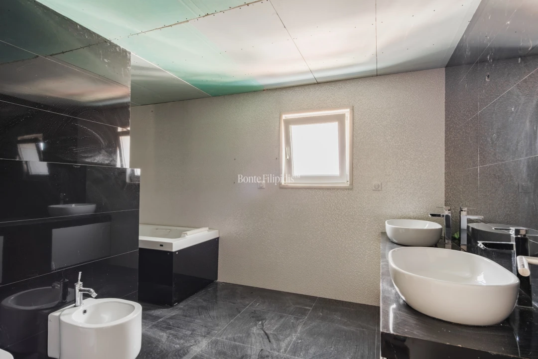 Moradia T5 para Venda em São Domingos de Rana Foto 29