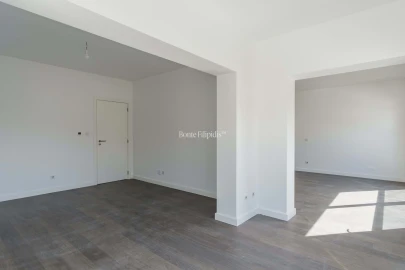 Moradia T5 para Venda em São Domingos de Rana