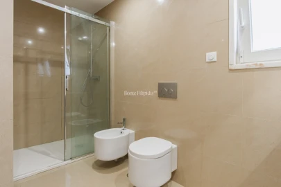 Moradia T5 para Venda em São Domingos de Rana