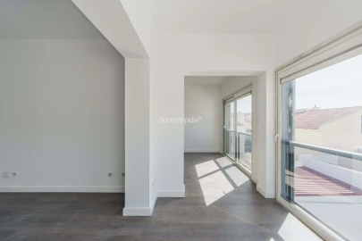 Moradia T5 para Venda em São Domingos de Rana