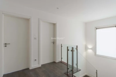 Moradia T5 para Venda em São Domingos de Rana