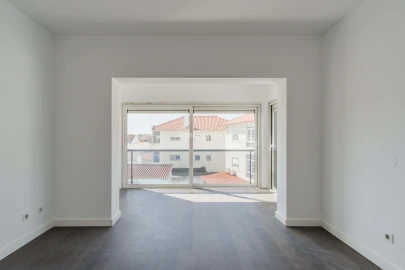 Moradia T5 para Venda em São Domingos de Rana