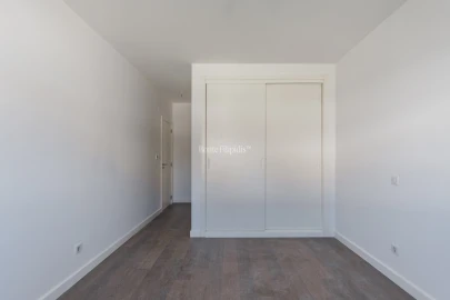 Moradia T5 para Venda em São Domingos de Rana