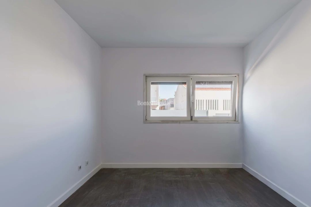 Moradia T5 para Venda em São Domingos de Rana Foto 12