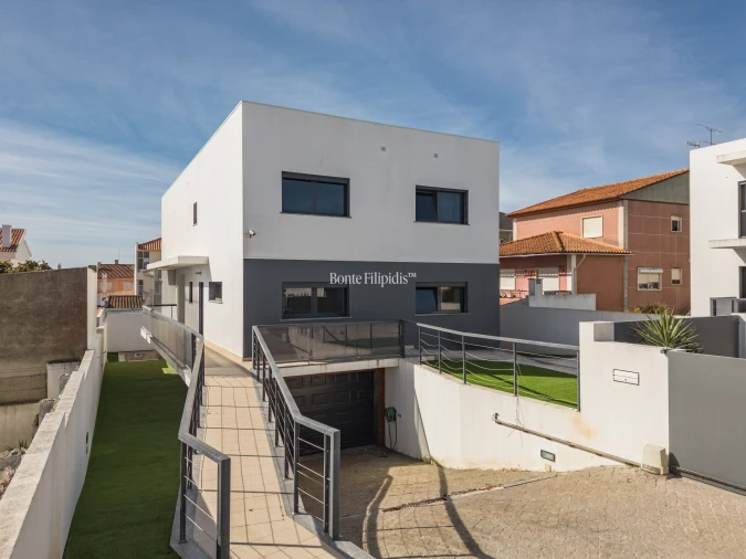 Moradia T5 para Venda em São Domingos de Rana Foto 37