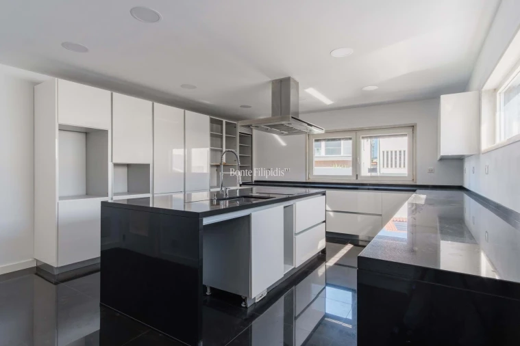 Moradia T5 para Venda em São Domingos de Rana Foto 10