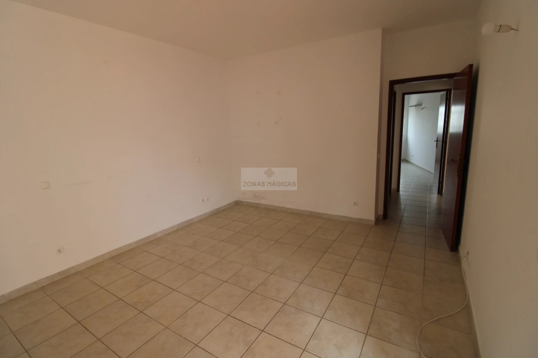 Apartamento T2 para Venda em Odiaxere Foto 22
