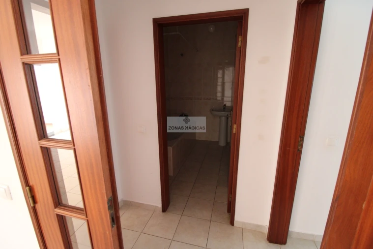 Apartamento T2 para Venda em Odiaxere Foto 14